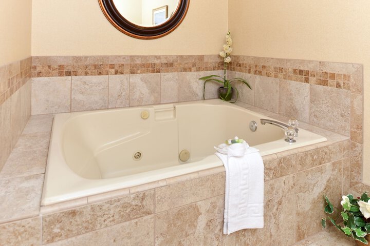 Best Western Plus Landmark Inn