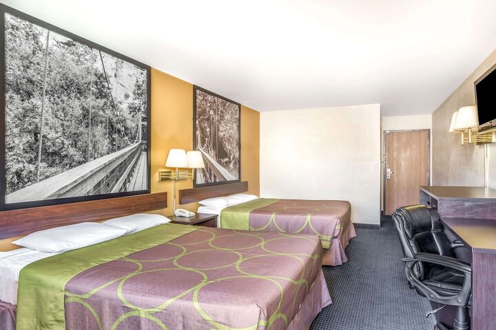 Room 15 of 16