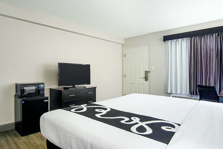 Room 34 of 70