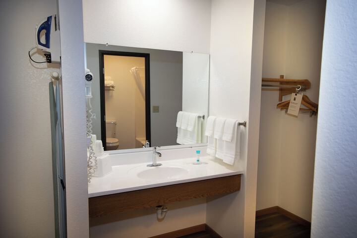 Room 9 of 30