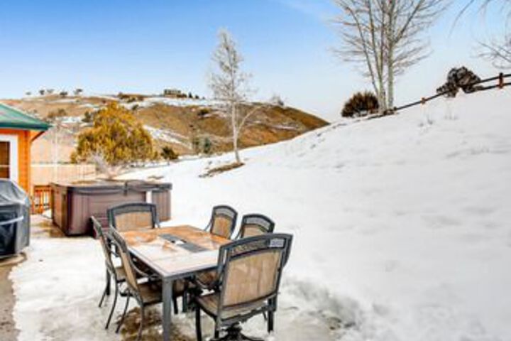 Mountain Lodge with Hot Tub by RedAwning