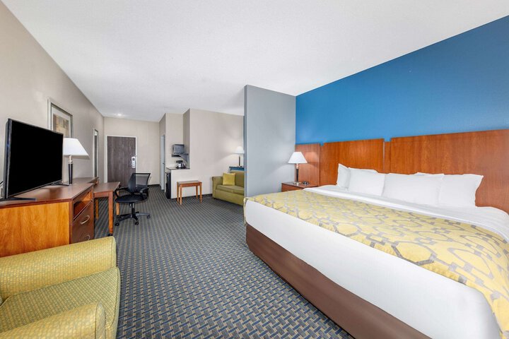 Room 10 of 36
