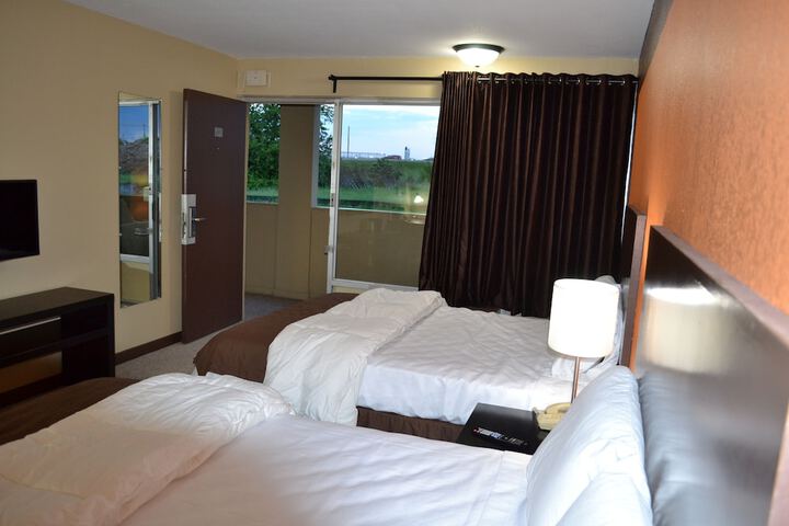 Room 21 of 44