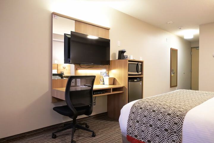 Room 52 of 71
