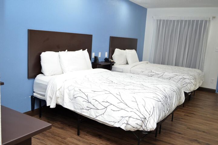 Room 8 of 25
