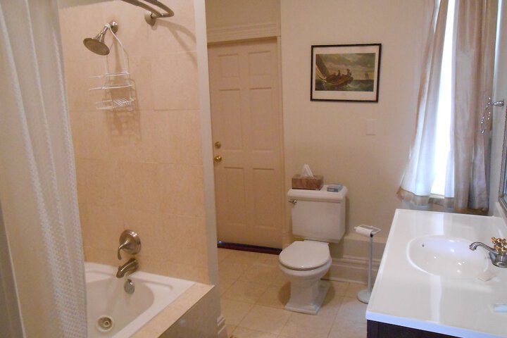 Room 5 of 25
