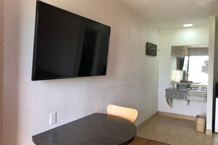 Room 17 of 24