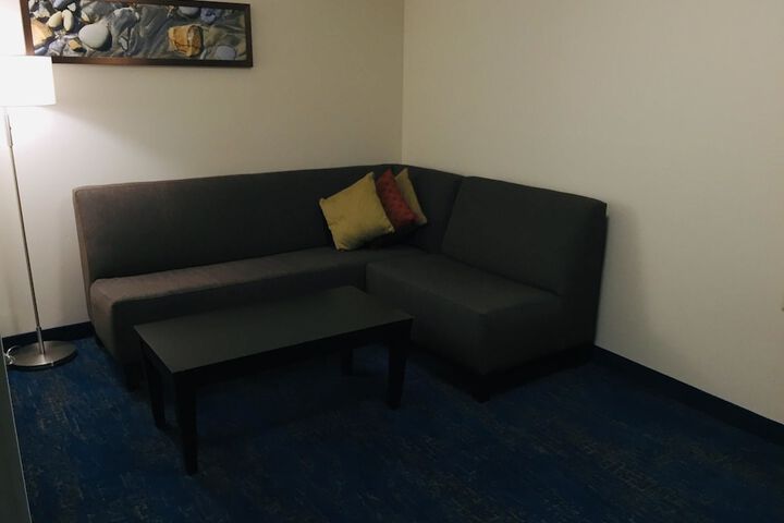 Room 32 of 51
