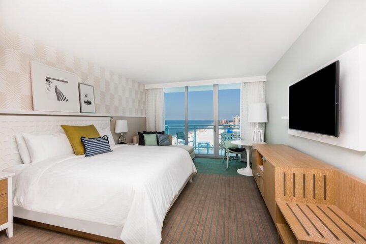 Wyndham Grand Clearwater Beach