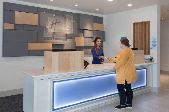 Hotel 7 of 74