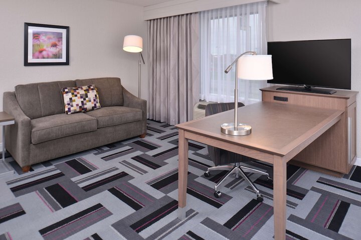Room 32 of 49
