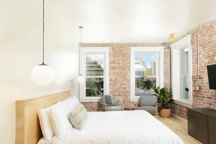 Room 9 of 46