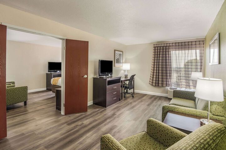Quality Inn & Suites Quincy - Downtown