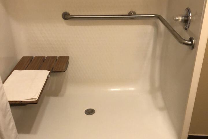 Room 13 of 30