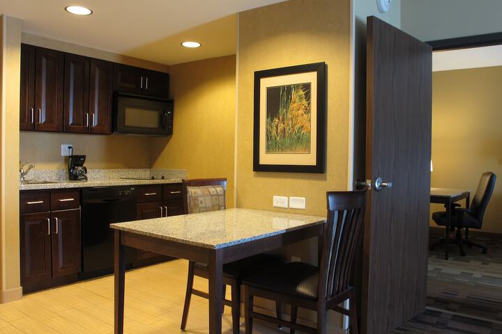 Homewood Suites by Hilton Coralville - Iowa River Landing