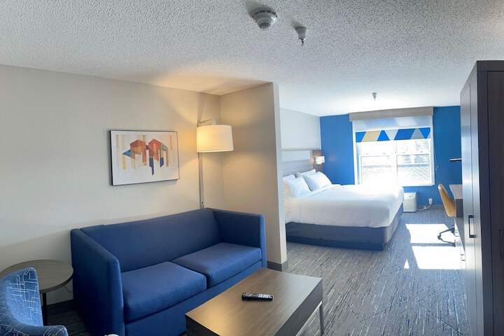 Room 93 of 145