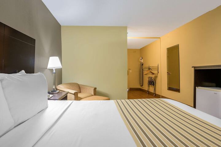 Room 34 of 42