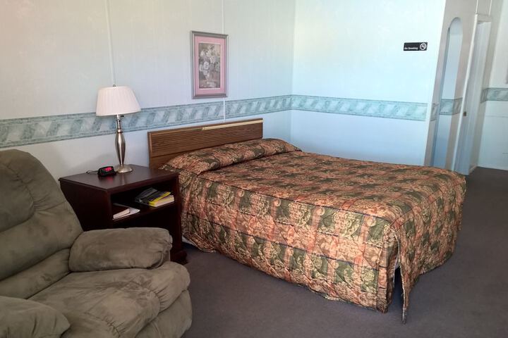 Room 12 of 16