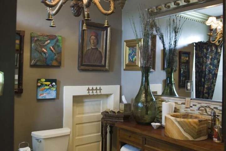 Stay Fairfield - Fairfield Place and Fairfield Manor Bed & Breakfast