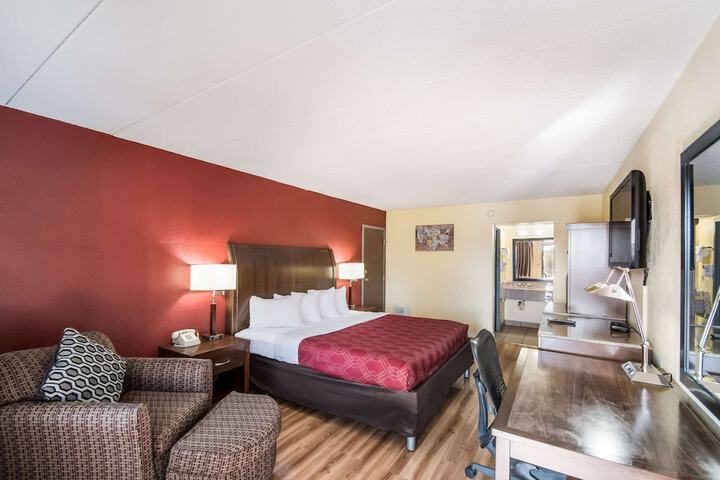 Room 20 of 28