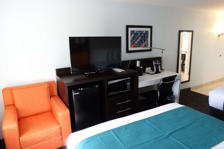 Room 14 of 32