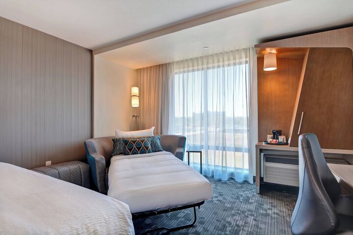 Room 17 of 44