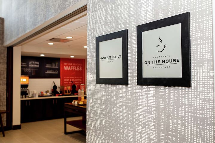 Hampton Inn & Suites Dundee