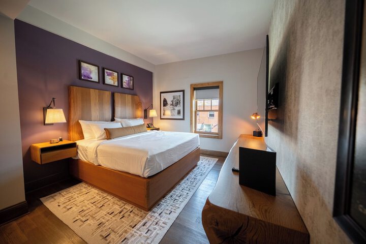 The Horton Hotel and Rooftop Lounge