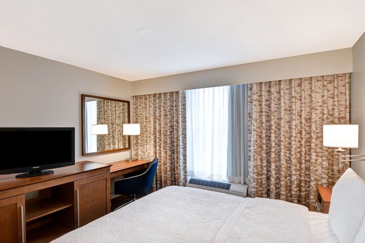 Room 16 of 32