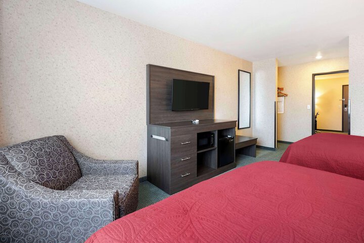 Room 25 of 36