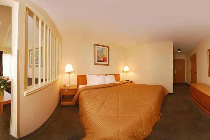 Room 5 of 6