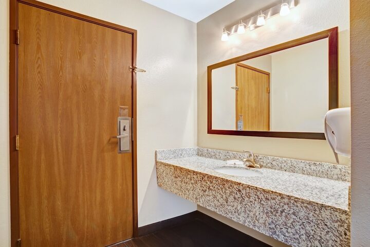 Room 14 of 19