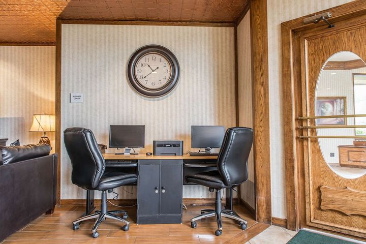 Business Center 55 of 55