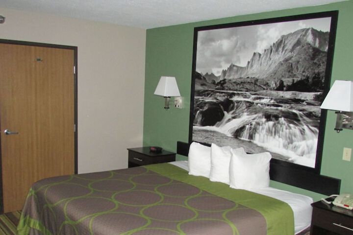 Room 15 of 35
