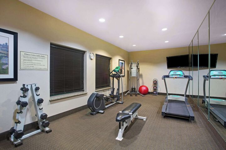 La Quinta Inn & Suites by Wyndham Pearsall