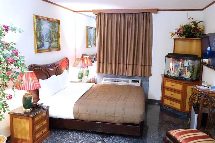 Room 53 of 61