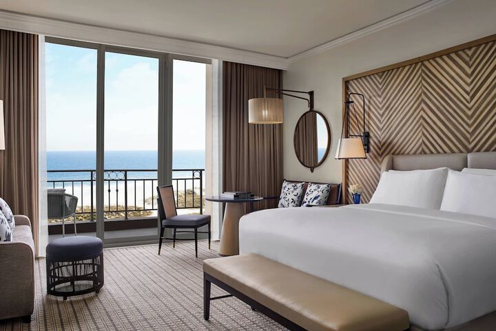 Room 21 of 82