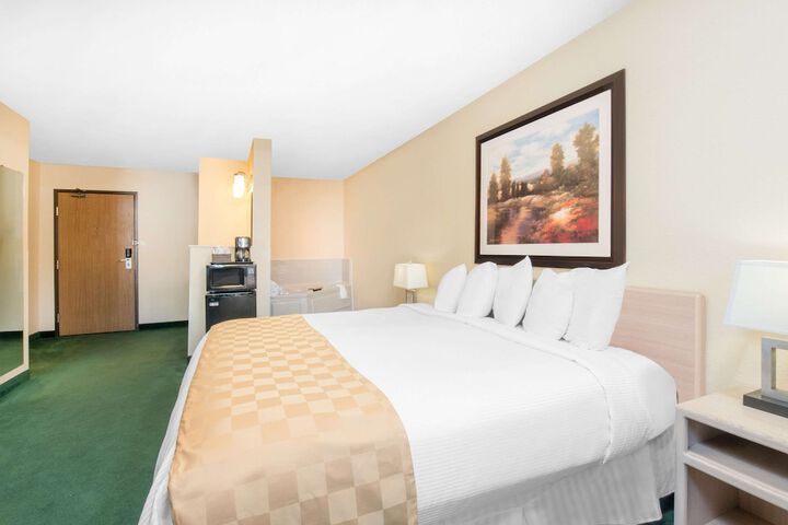 Room 30 of 46