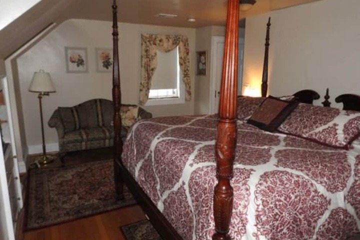 Room 6 of 29