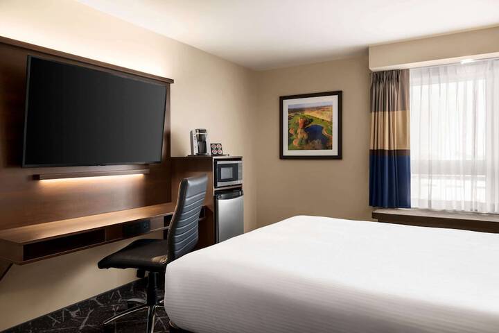 Room 17 of 40