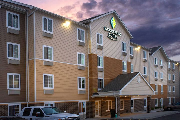 WoodSpring Suites Chicago Romeoville