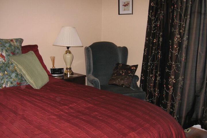 TWIN PINES BED & BREAKFAST