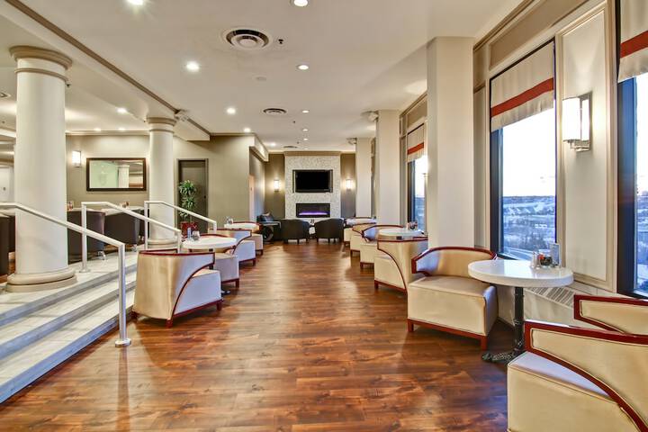 Lounge 50 of 60
