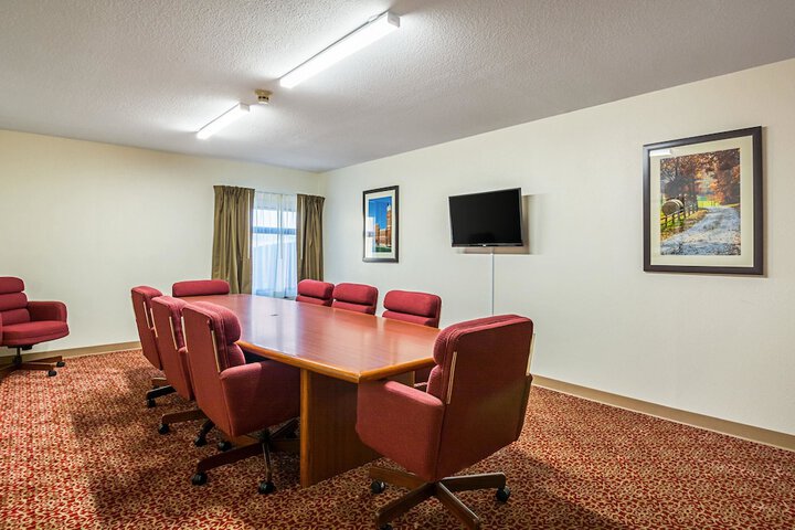 Quality Inn & Suites Greensburg I-74