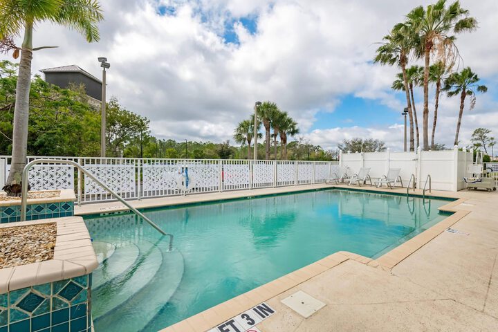 Sleep Inn & Suites Port Charlotte - Punta Gorda