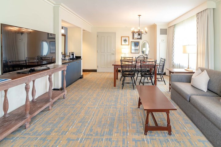 Williamsburg Lodge Autograph Collection