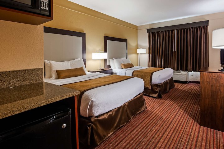 Room 7 of 19
