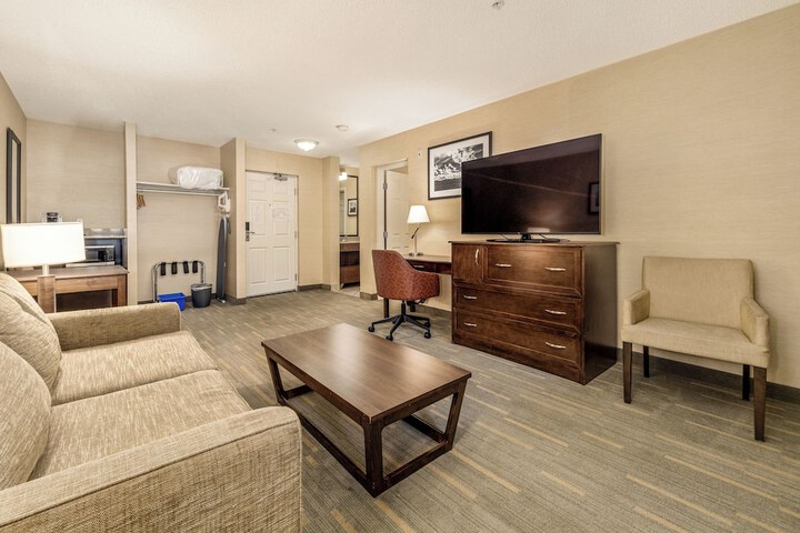 Room 62 of 200