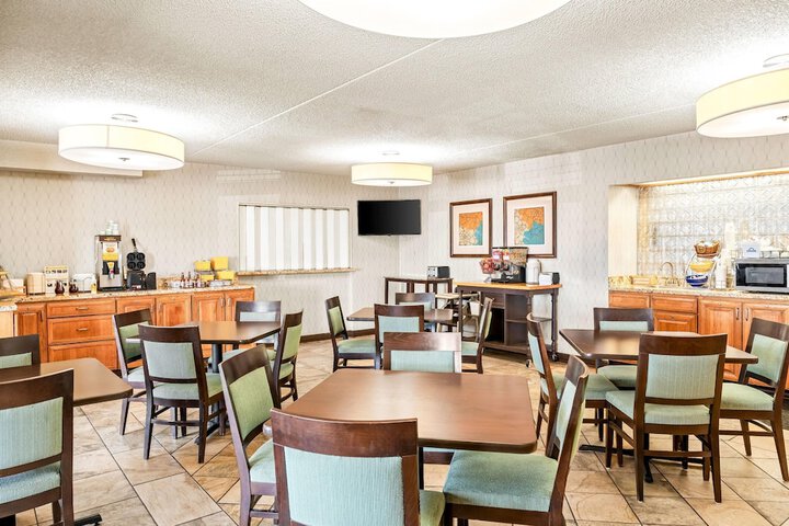 Days Inn by Wyndham Helena