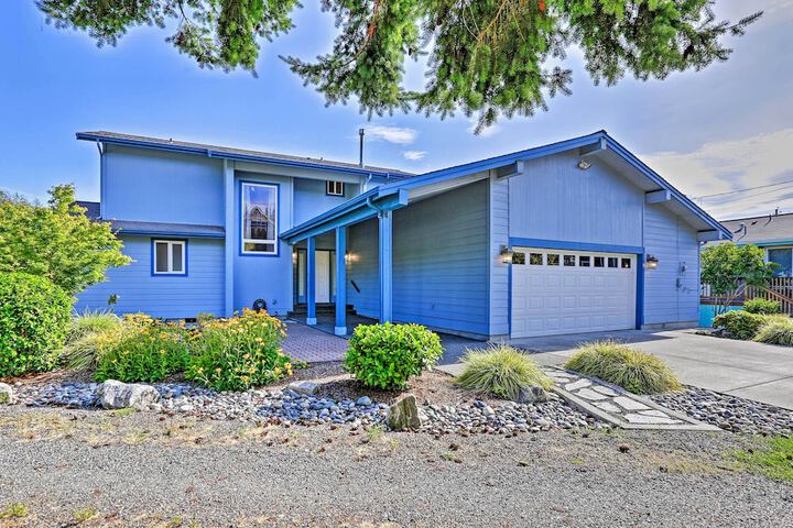 Birch Bay Waterfront Home - Steps to Beach!